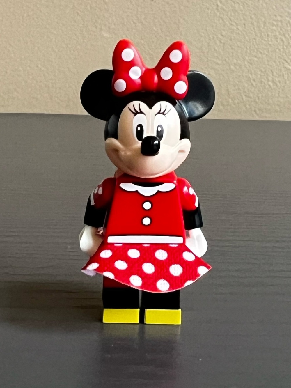 LEGO Minnie Mouse Minifigure dis043 From set 71044 Disney Train and Station